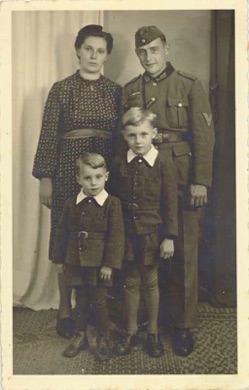 WW2 German Army Gefreiter Family photo
