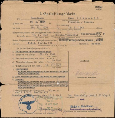 WW2 German Luftwaffe Soldbuch Wienandt Hauptmann Nachrichten Entlassungsschein 1942