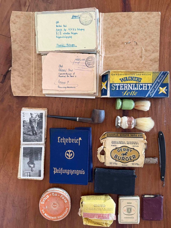 Ww2 German Soldier Kit photos pipe chocolate Feldpost coins